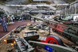 L'obusier américain M777 figure parmi les "trophées" saisis par l'armée russe en Ukraine et exposés lors du Forum militaro-technique international Armée-2023 qui s'est tenu au Patriot Park de Kubinka.